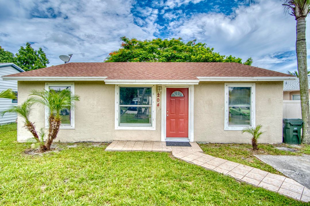 For Sale: $395,000 (3 beds, 2 baths, 1050 Square Feet)