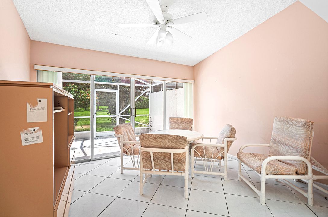 For Sale: $335,000 (2 beds, 2 baths, 1722 Square Feet)