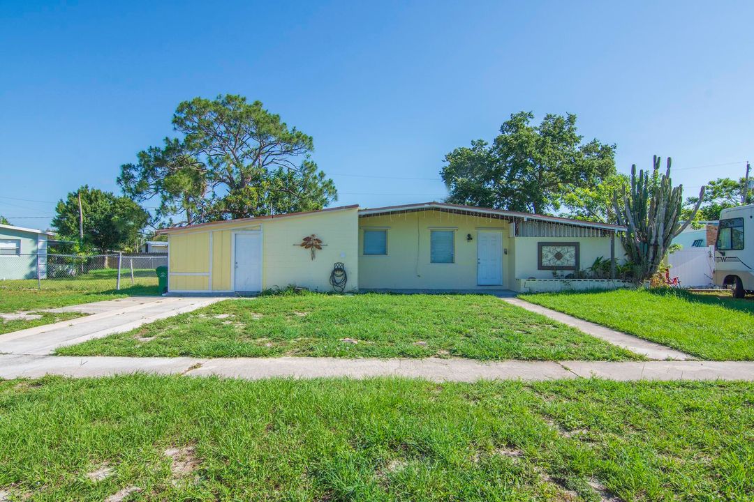 Active With Contract: $1,500 (2 beds, 1 baths, 700 Square Feet)