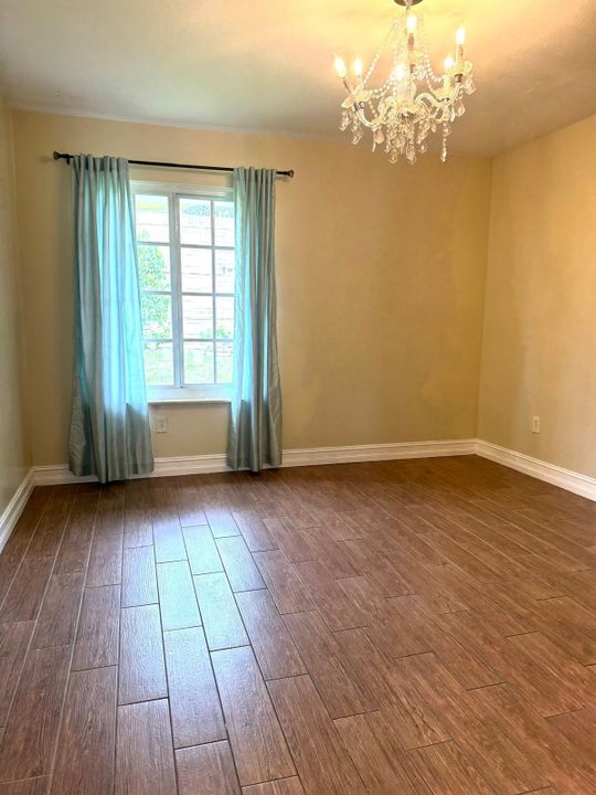 For Rent: $2,800 (2 beds, 1 baths, 1551 Square Feet)