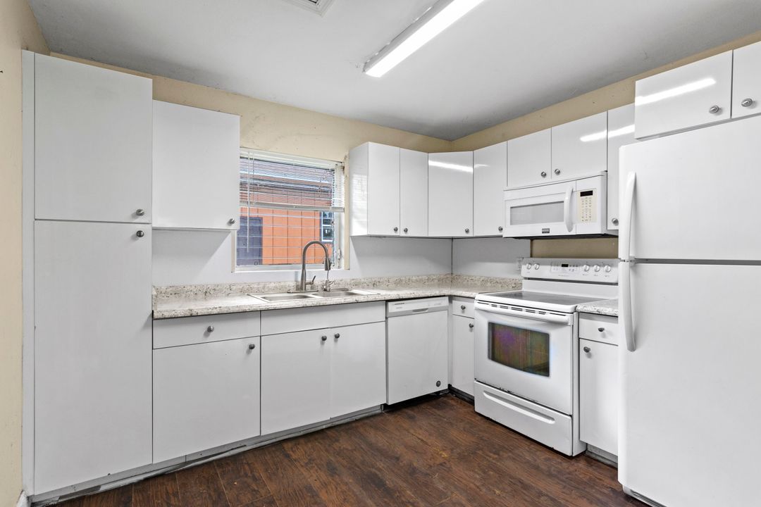 For Sale: $224,900 (2 beds, 1 baths, 1118 Square Feet)