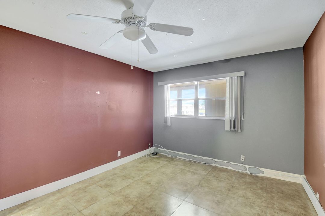 For Sale: $115,000 (2 beds, 2 baths, 880 Square Feet)