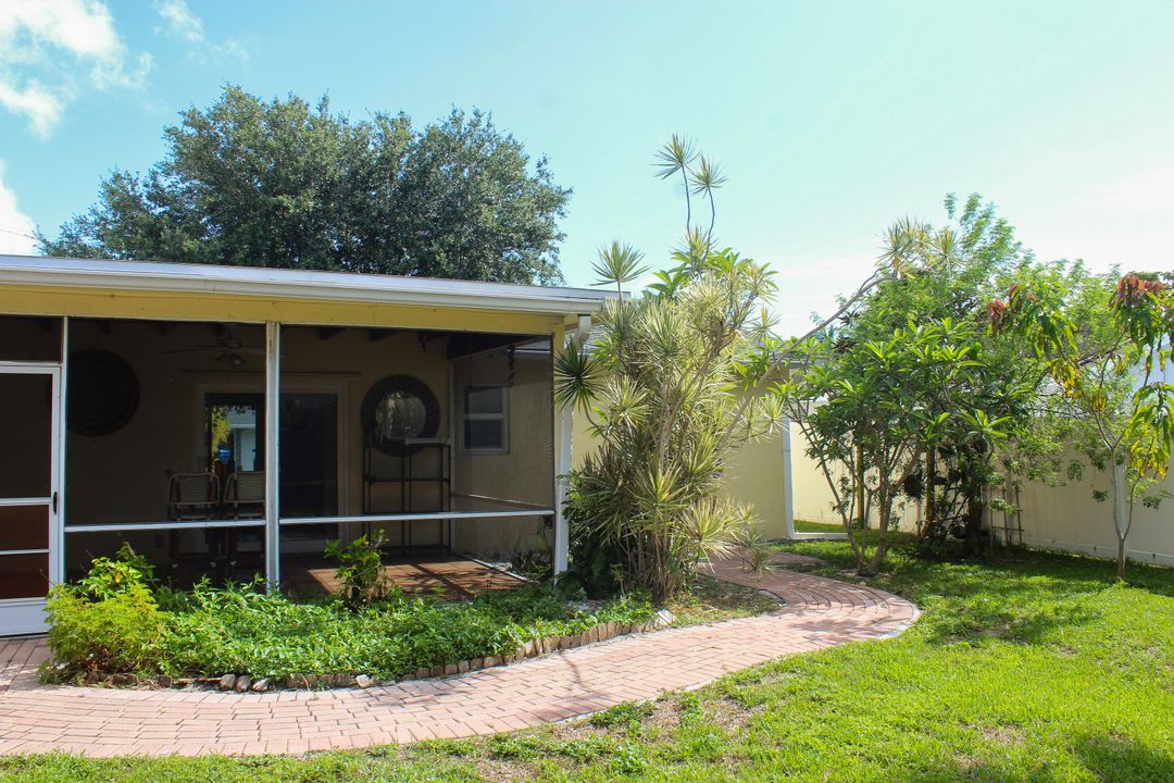 For Sale: $449,000 (2 beds, 2 baths, 1008 Square Feet)