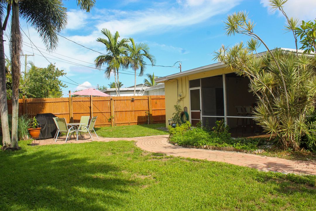 For Sale: $449,000 (2 beds, 2 baths, 1008 Square Feet)