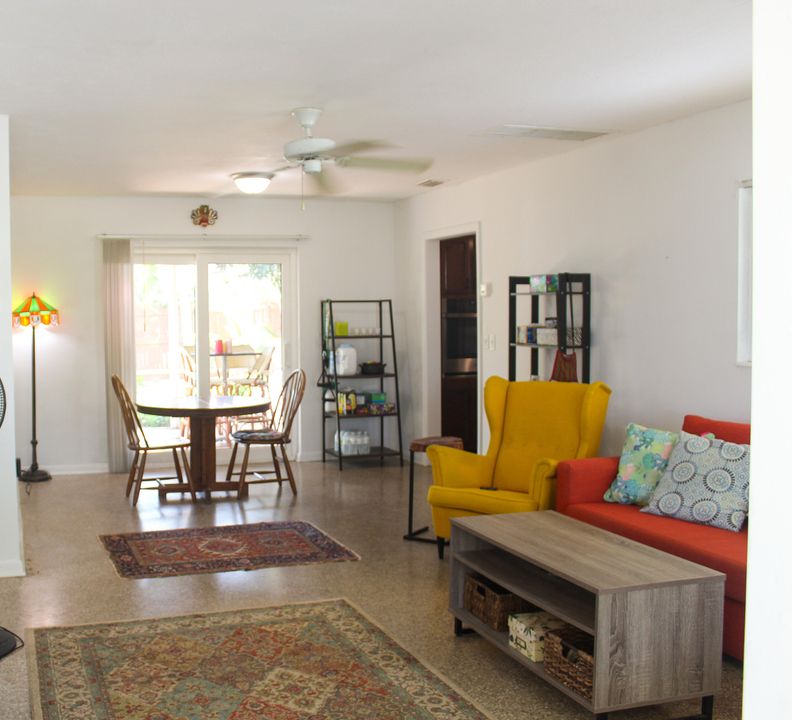 For Sale: $449,000 (2 beds, 2 baths, 1008 Square Feet)