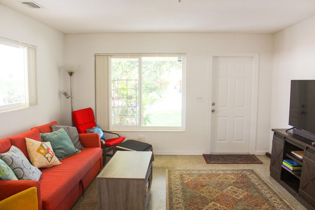 For Sale: $449,000 (2 beds, 2 baths, 1008 Square Feet)