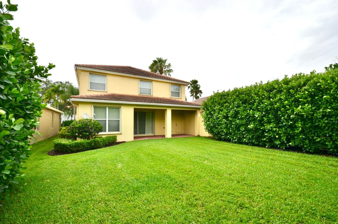 For Sale: $630,000 (4 beds, 2 baths, 2534 Square Feet)