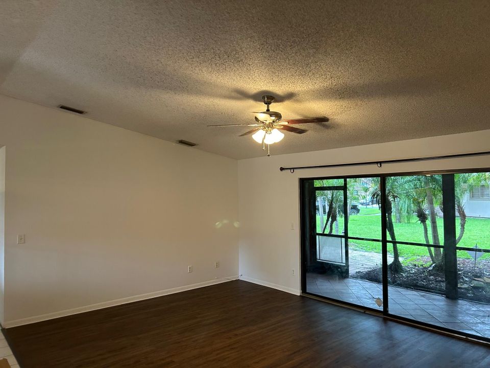 For Rent: $2,600 (2 beds, 2 baths, 1154 Square Feet)