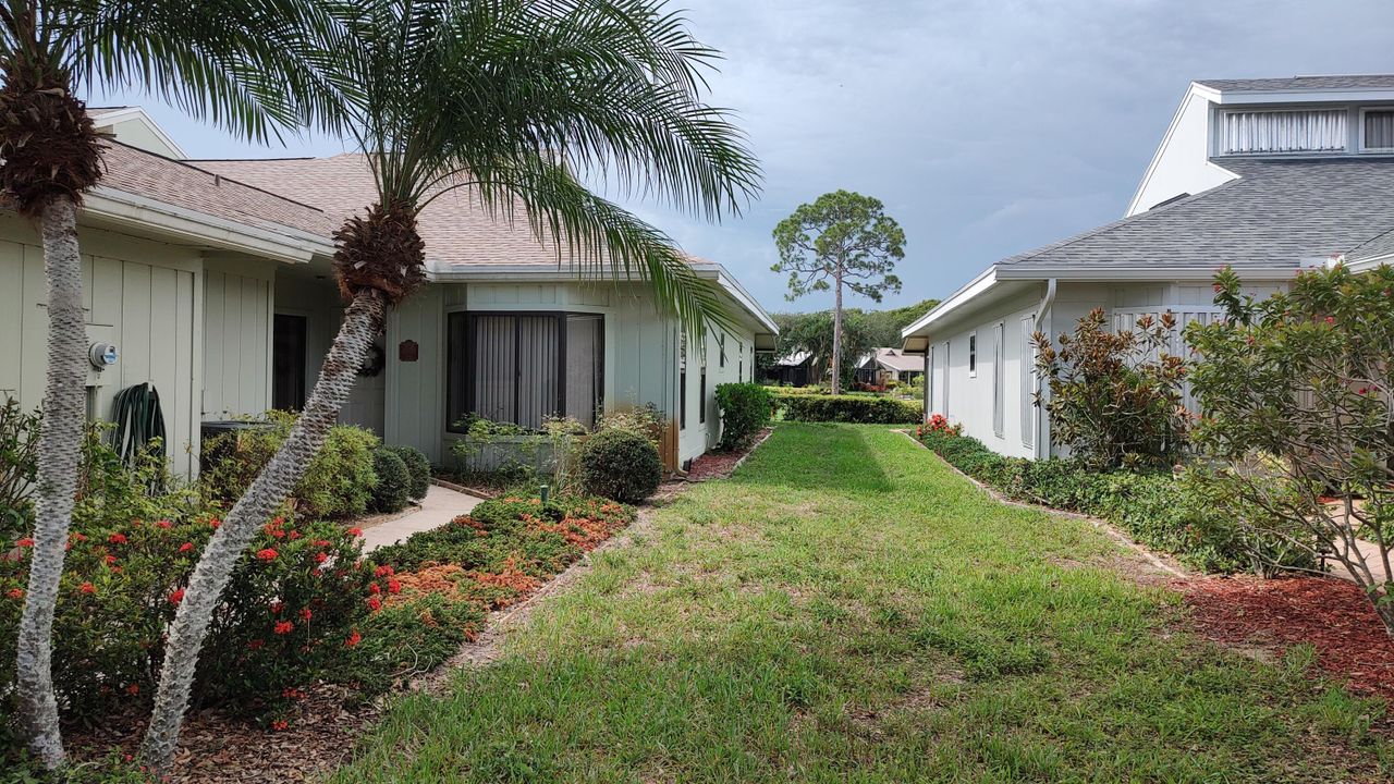For Sale: $399,000 (2 beds, 2 baths, 1396 Square Feet)