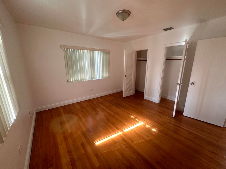 For Rent: $2,000 (2 beds, 1 baths, 840 Square Feet)