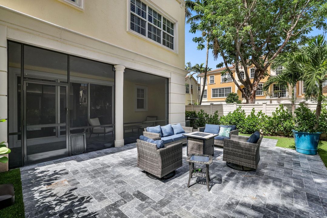 For Sale: $1,350,000 (4 beds, 3 baths, 3036 Square Feet)