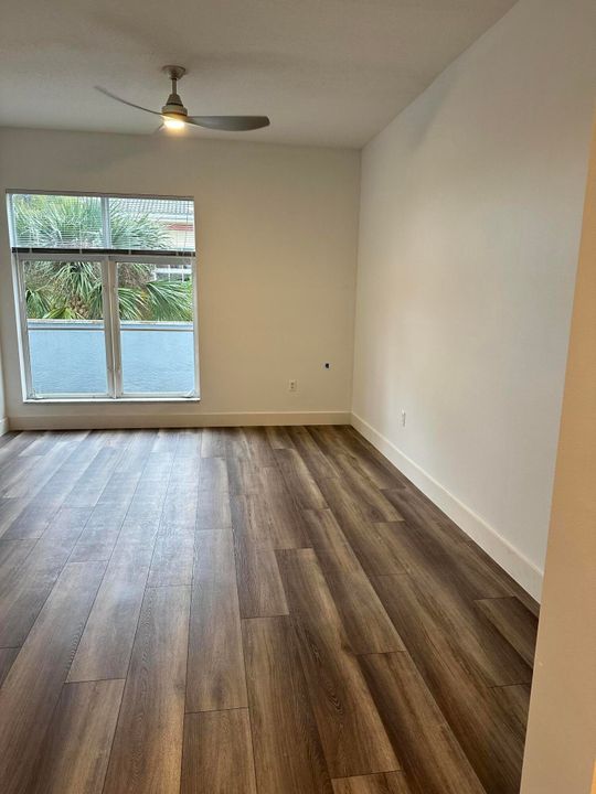 For Rent: $2,950 (2 beds, 2 baths, 1131 Square Feet)