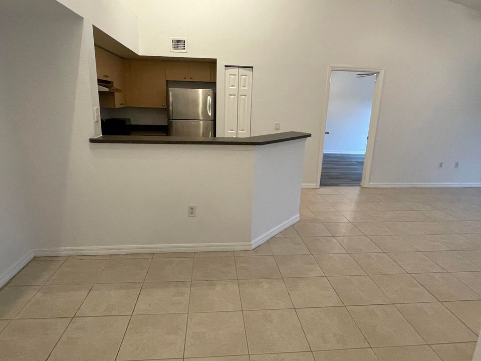 For Rent: $2,100 (2 beds, 2 baths, 1060 Square Feet)