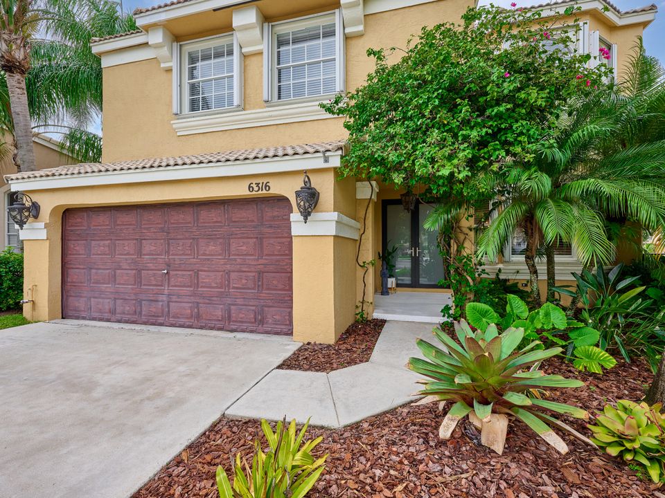 For Sale: $839,900 (5 beds, 2 baths, 3161 Square Feet)