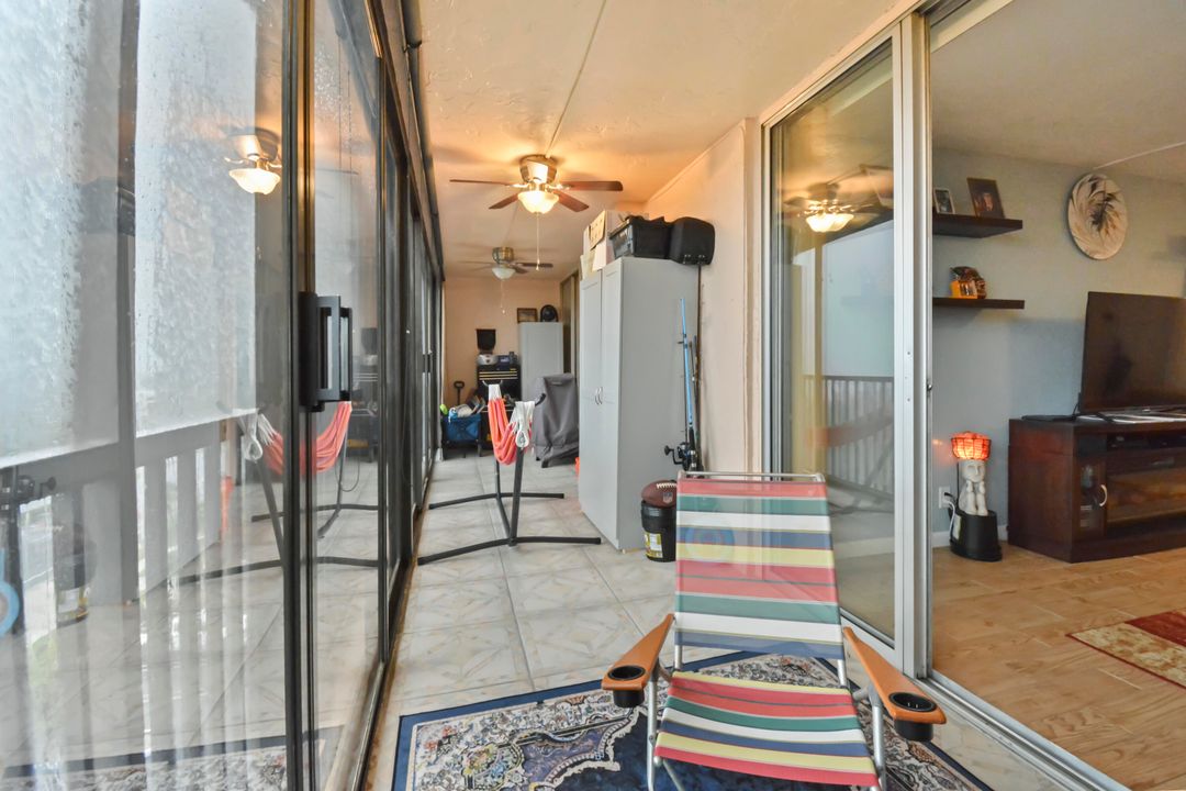 For Sale: $442,000 (2 beds, 2 baths, 1025 Square Feet)