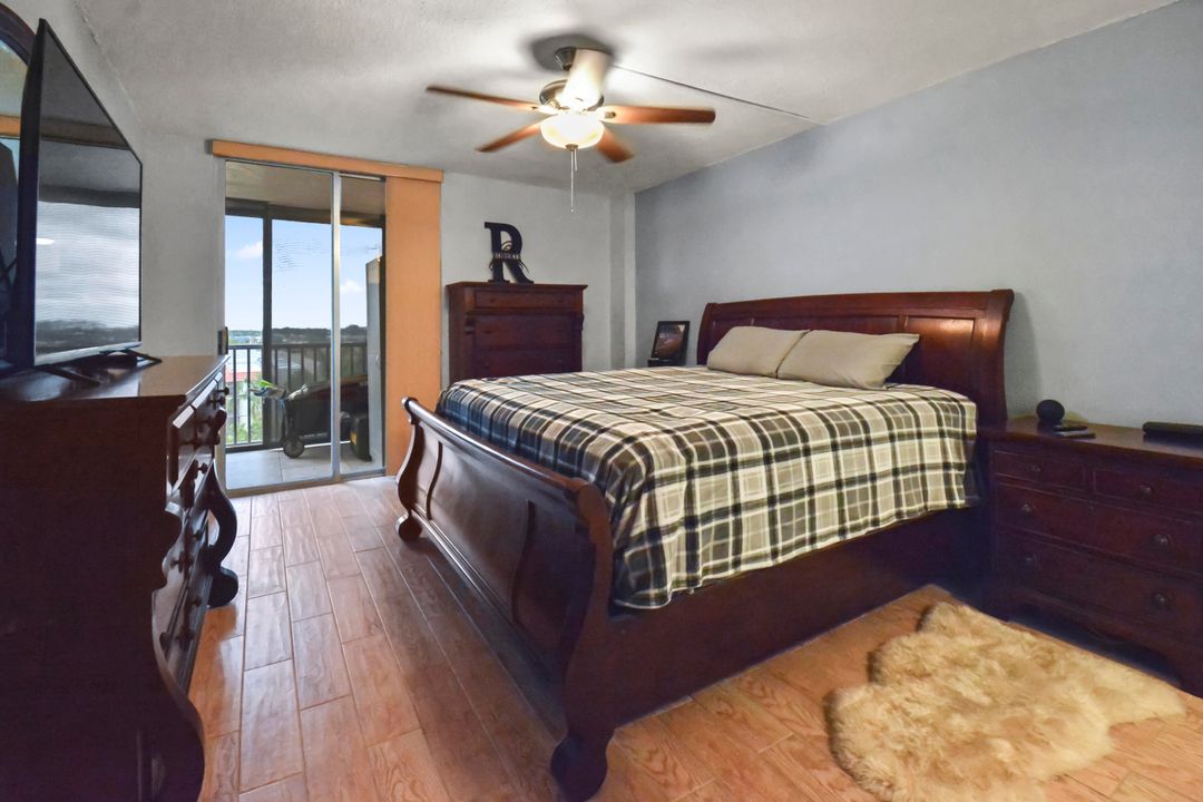 For Sale: $442,000 (2 beds, 2 baths, 1025 Square Feet)