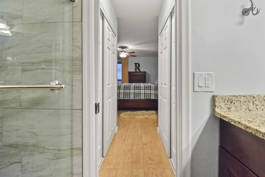 For Sale: $442,000 (2 beds, 2 baths, 1025 Square Feet)