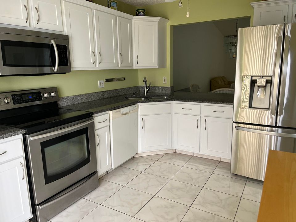 For Sale: $245,000 (2 beds, 2 baths, 1125 Square Feet)