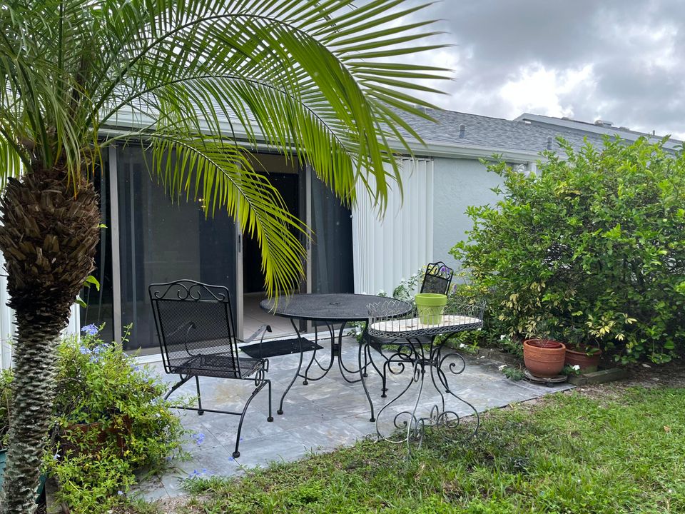 For Sale: $245,000 (2 beds, 2 baths, 1125 Square Feet)