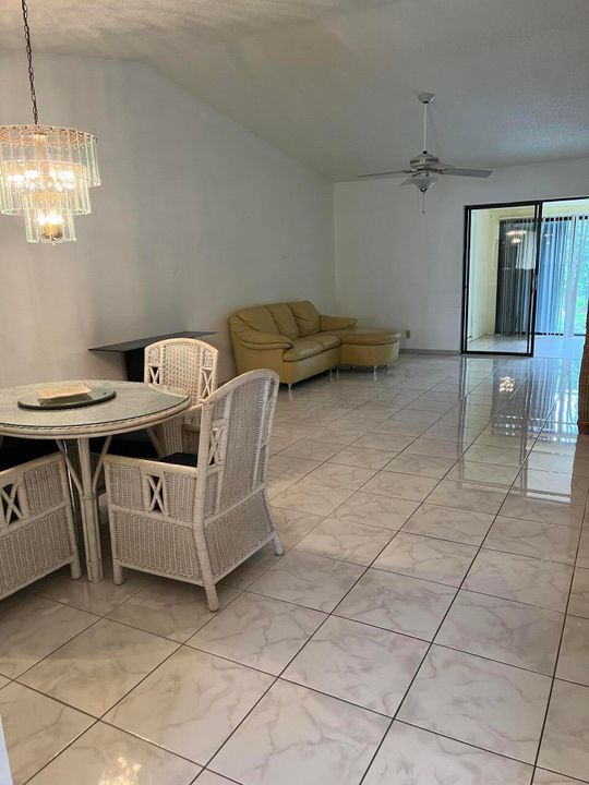 For Sale: $245,000 (2 beds, 2 baths, 1125 Square Feet)