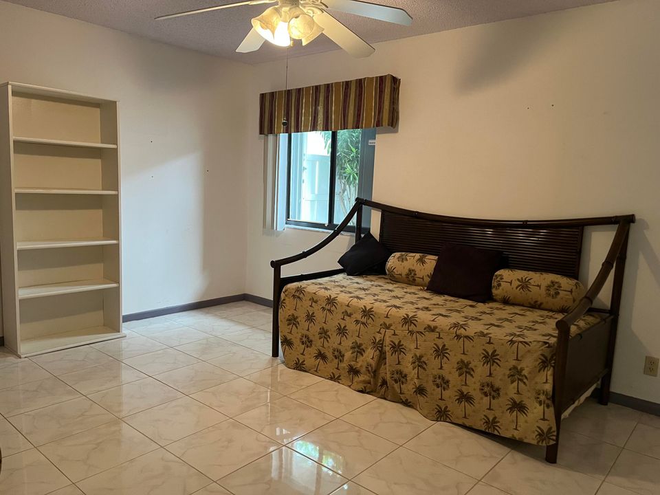 For Sale: $245,000 (2 beds, 2 baths, 1125 Square Feet)