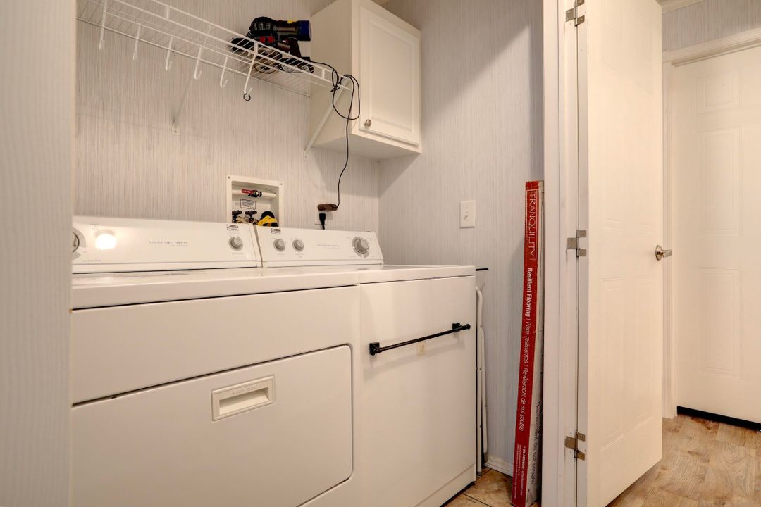 For Sale: $199,000 (2 beds, 2 baths, 1040 Square Feet)