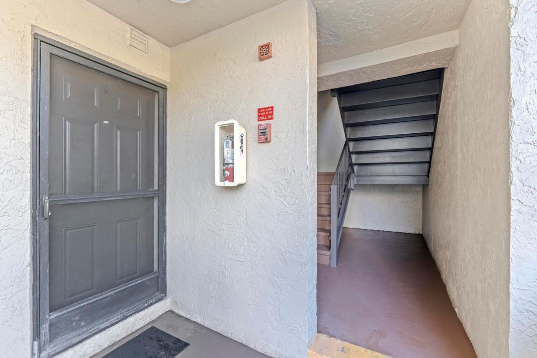 For Rent: $2,100 (2 beds, 2 baths, 796 Square Feet)