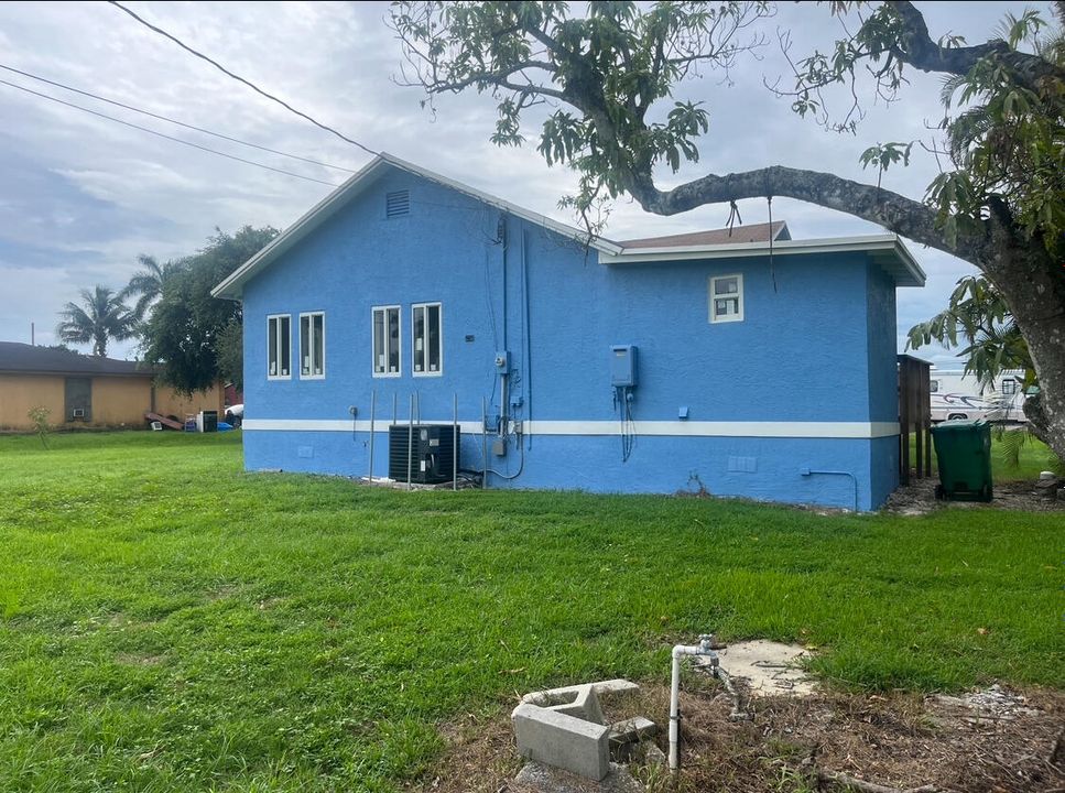 En Venta: $296,000 (3 camas, 2 baños, 1364 Pies cuadrados)