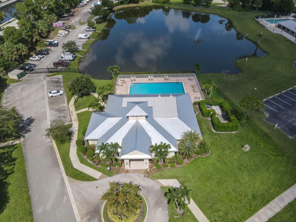 For Sale: $499,000 (3 beds, 2 baths, 1936 Square Feet)