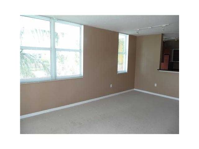 For Rent: $2,150 (1 beds, 1 baths, 783 Square Feet)