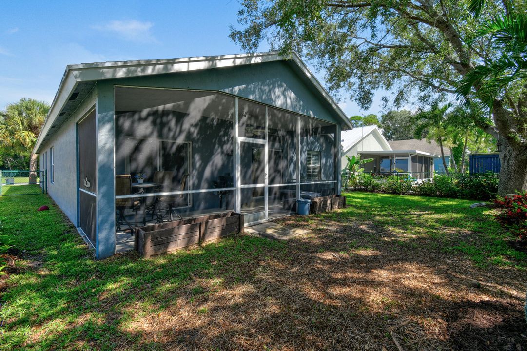 For Sale: $499,000 (3 beds, 2 baths, 1936 Square Feet)