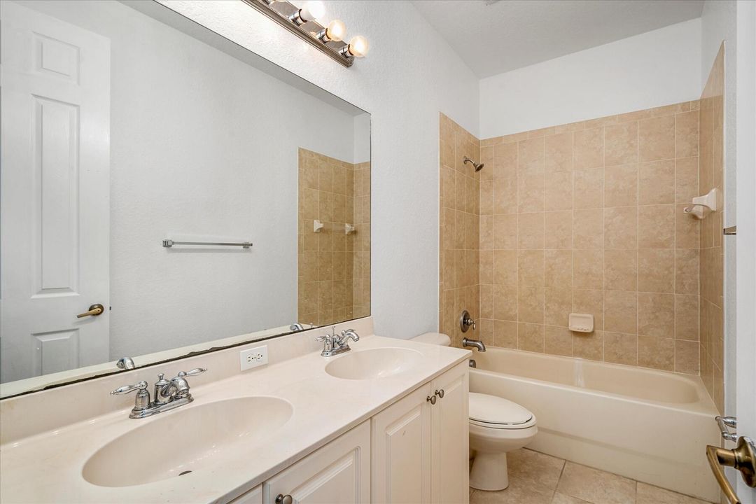 For Sale: $309,000 (3 beds, 2 baths, 1656 Square Feet)