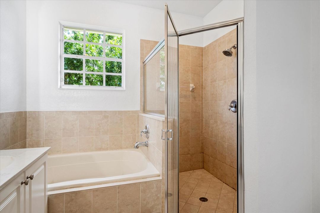 待售: $309,000 (3 贝兹, 2 浴室, 1656 平方英尺)