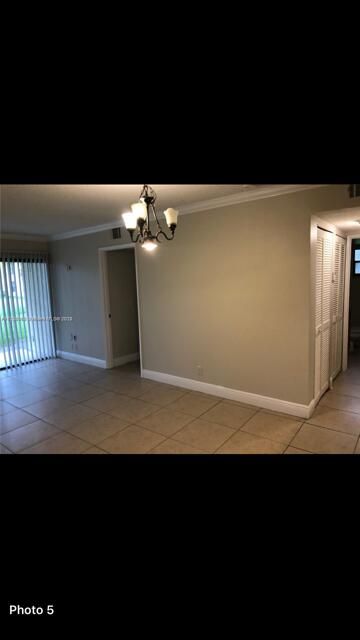 Active With Contract: $1,850 (2 beds, 2 baths, 916 Square Feet)