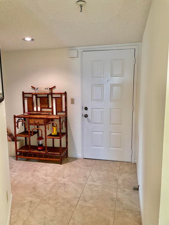 For Rent: $3,350 (2 beds, 2 baths, 1230 Square Feet)