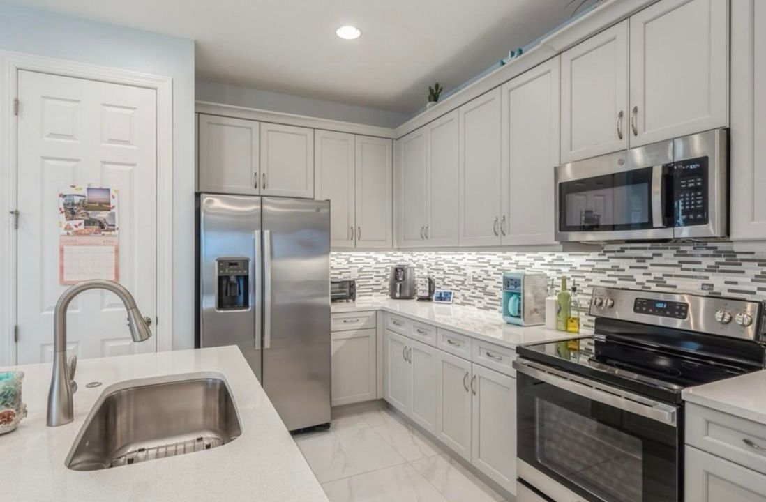 For Sale: $535,000 (2 beds, 2 baths, 1620 Square Feet)