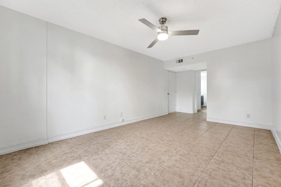 For Rent: $2,400 (2 beds, 2 baths, 1020 Square Feet)