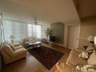 For Sale: $259,000 (2 beds, 2 baths, 1437 Square Feet)