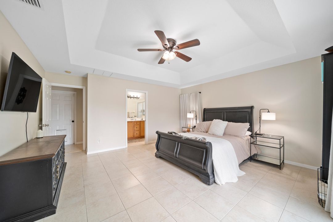 For Sale: $448,900 (3 beds, 2 baths, 1559 Square Feet)