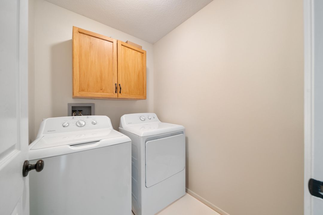 For Sale: $448,900 (3 beds, 2 baths, 1559 Square Feet)