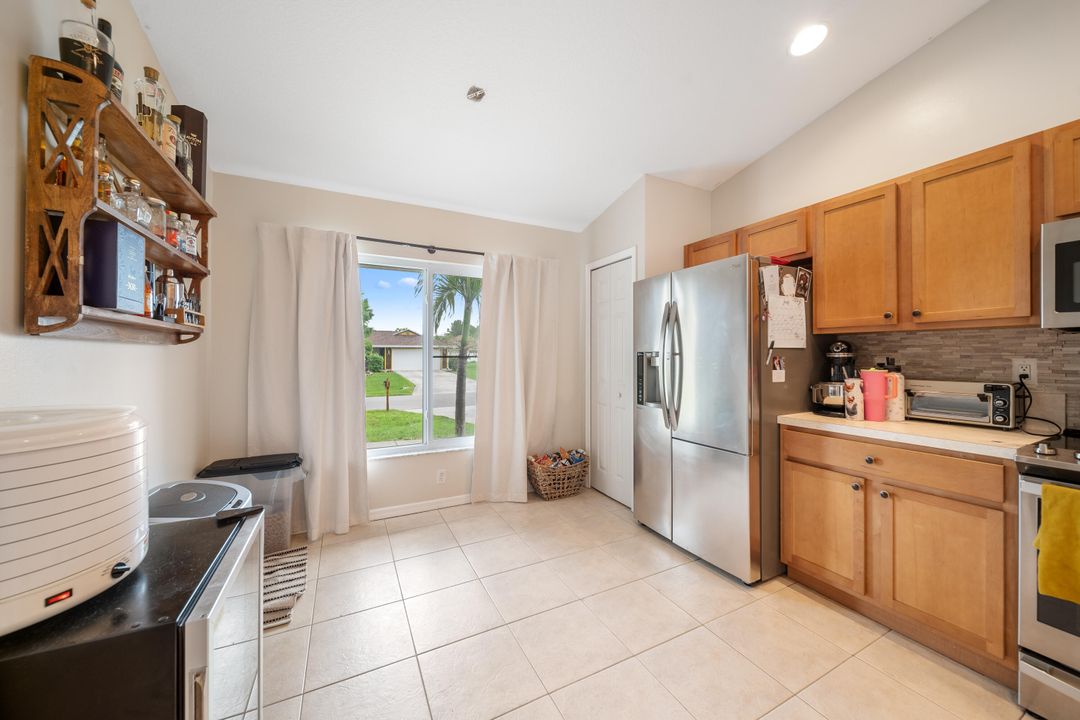 For Sale: $448,900 (3 beds, 2 baths, 1559 Square Feet)