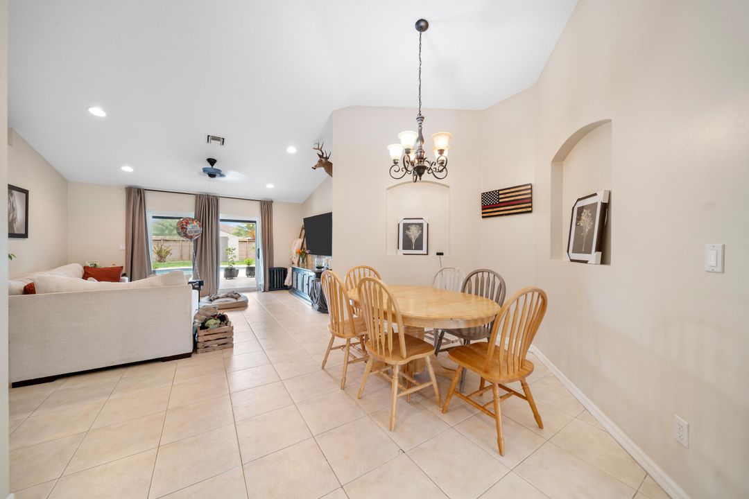 For Sale: $448,900 (3 beds, 2 baths, 1559 Square Feet)