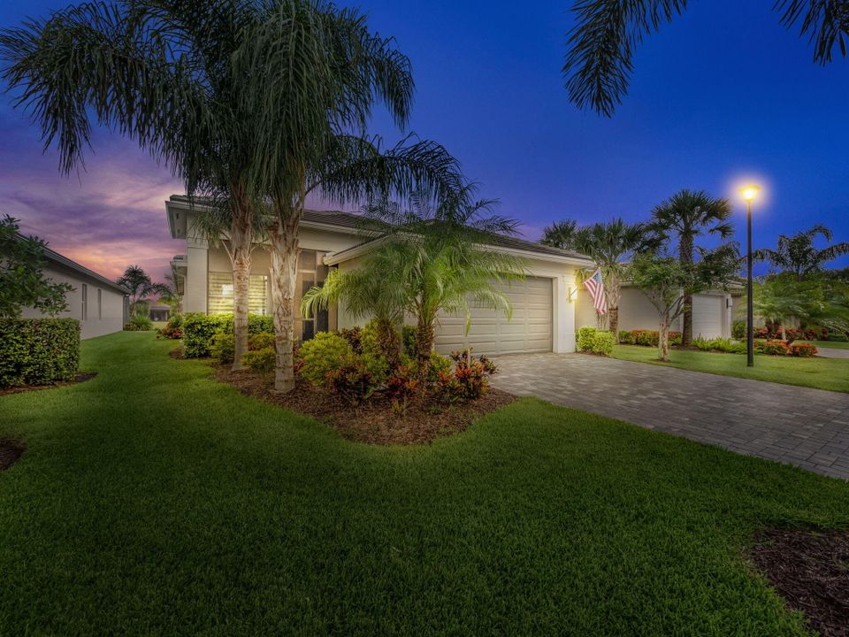 For Sale: $615,000 (3 beds, 2 baths, 2064 Square Feet)