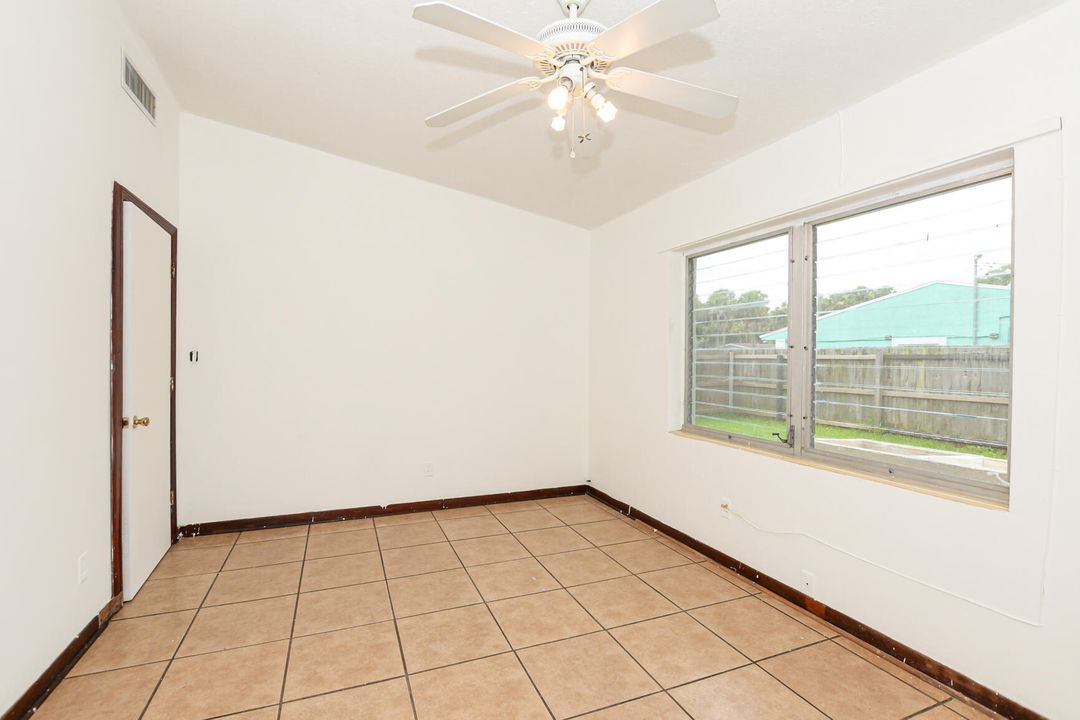 For Sale: $245,000 (3 beds, 1 baths, 1389 Square Feet)