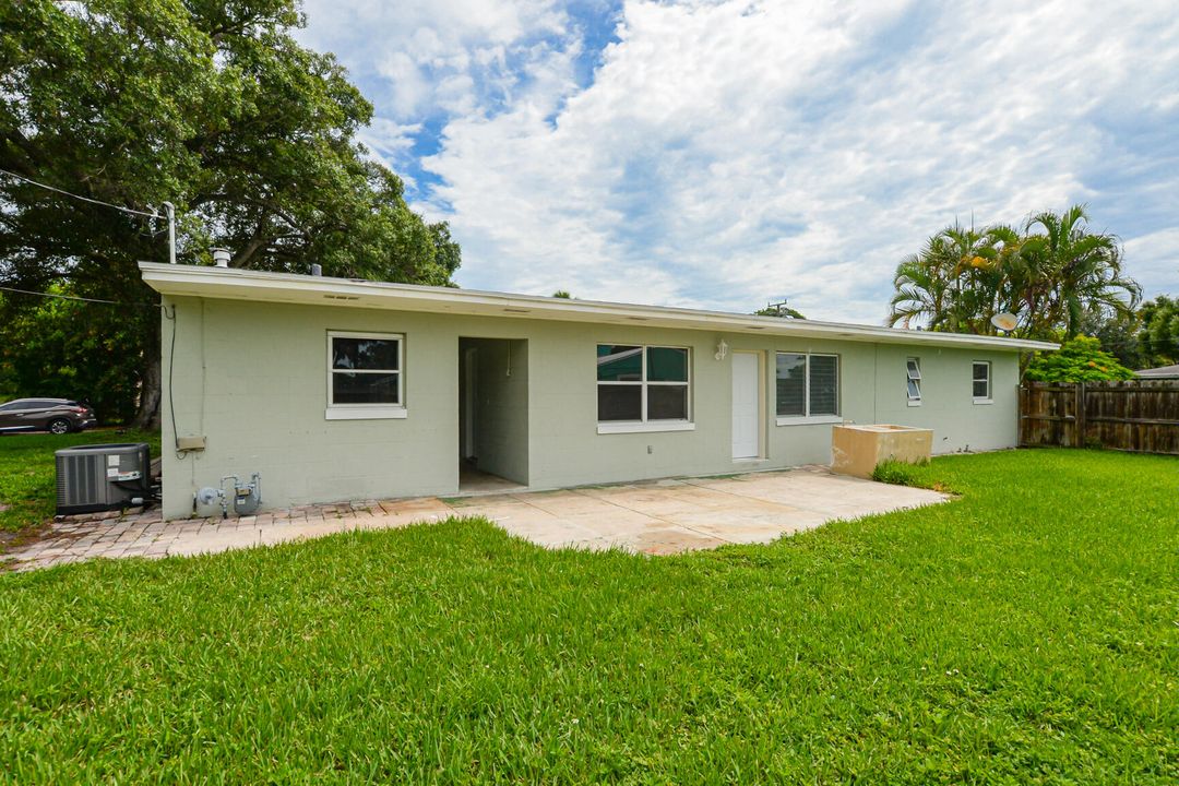 For Sale: $245,000 (3 beds, 1 baths, 1389 Square Feet)