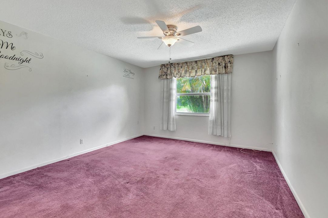 For Sale: $199,000 (2 beds, 1 baths, 908 Square Feet)