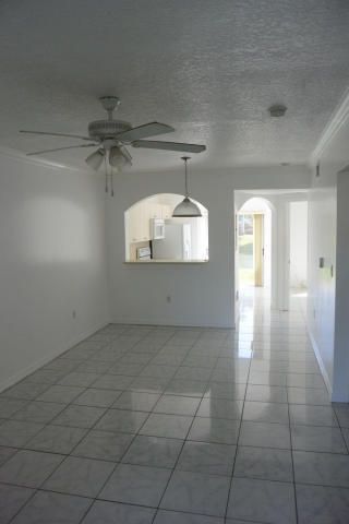 For Rent: $1,950 (2 beds, 2 baths, 920 Square Feet)