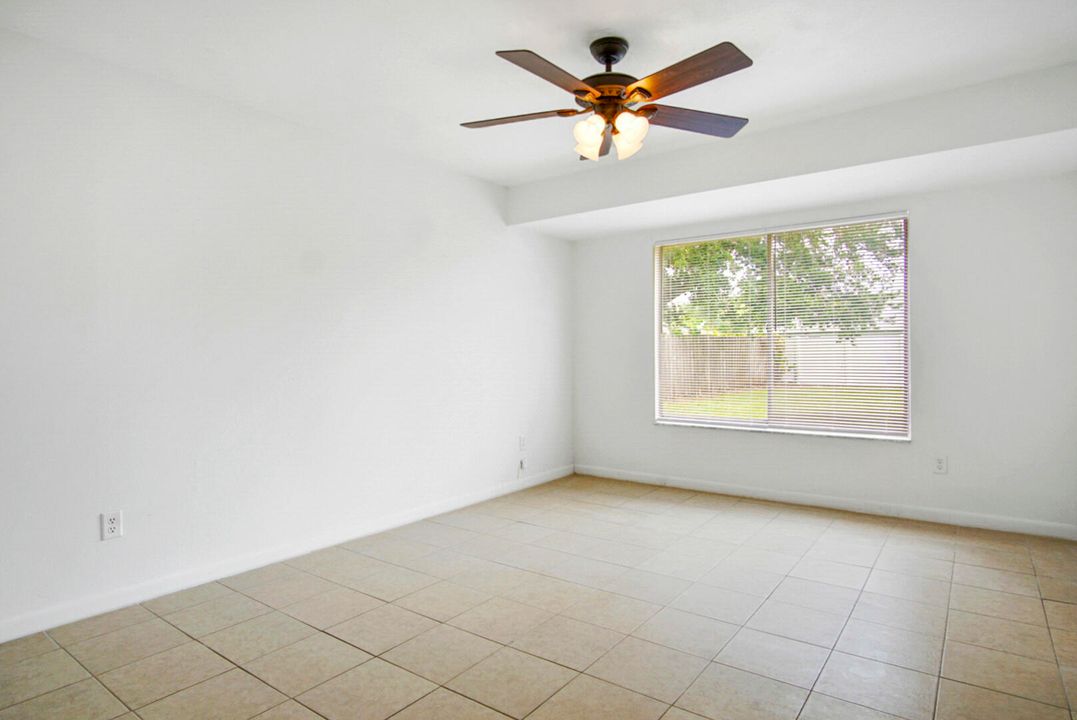 For Sale: $345,000 (3 beds, 2 baths, 1395 Square Feet)