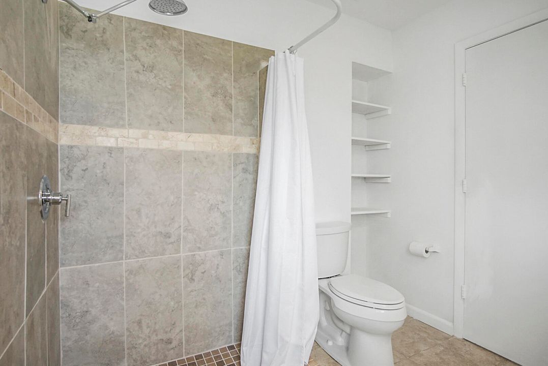 For Sale: $345,000 (3 beds, 2 baths, 1395 Square Feet)