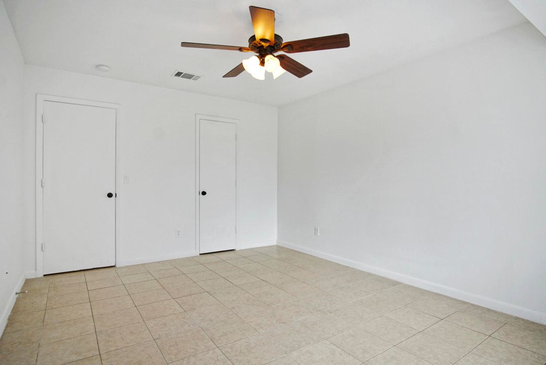 For Sale: $345,000 (3 beds, 2 baths, 1395 Square Feet)